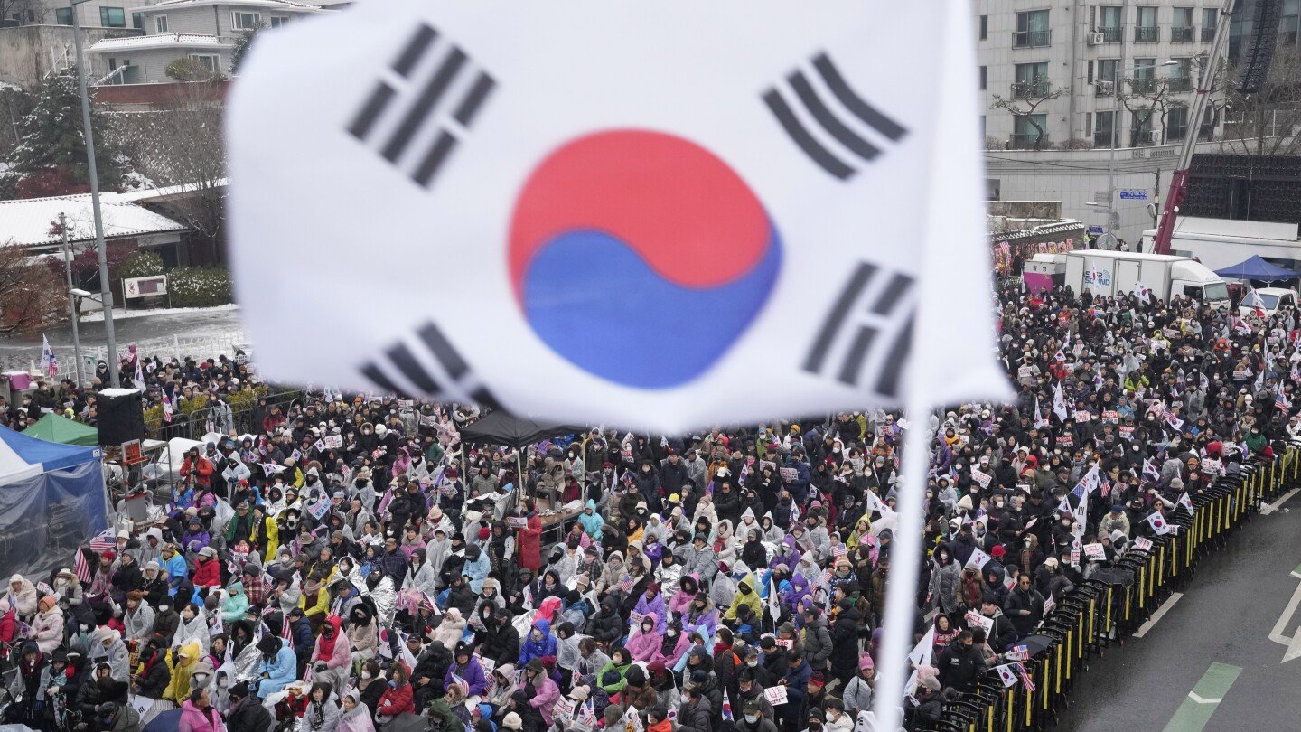 what-to-know-about-the-siege-outside-south-korea’s-presidential-compound