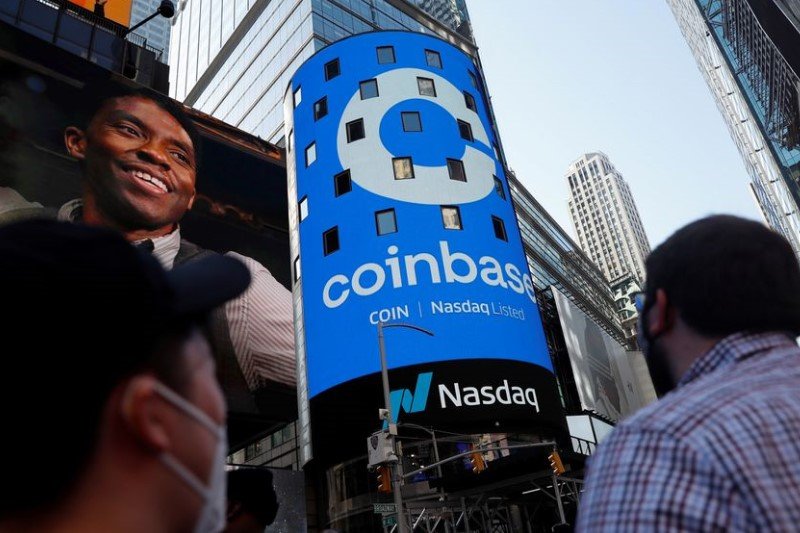 raymond-james-maintains-coinbase-stock-market-perform-rating-by-investing.com
