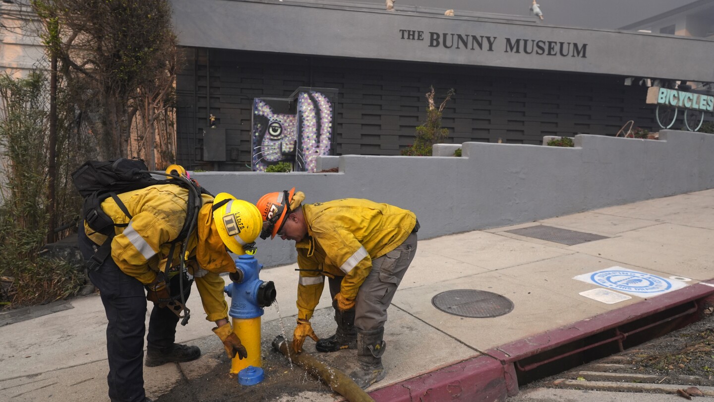 fire-hydrants-ran-dry-in-california,-highlighting-a-major-problem-in-firefighting