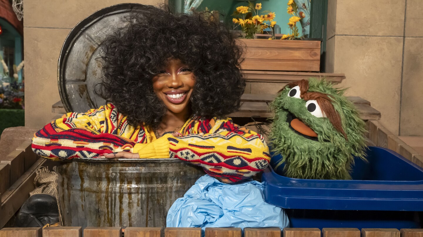 elmo-tells-all:-‘sesame-street’-55th-season-features-sza,-chris-stapleton,-renee-rapp-and-more