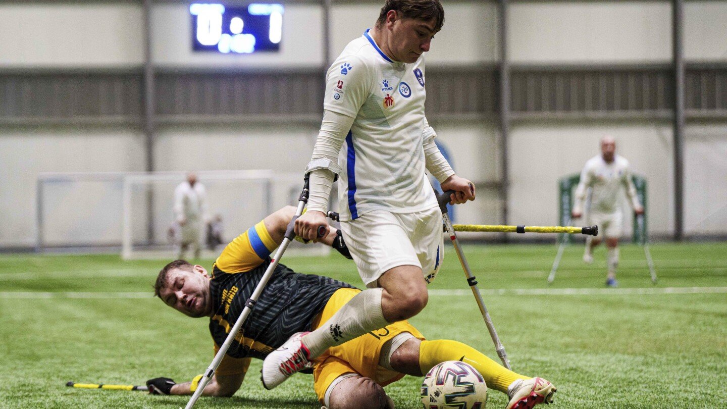 ukraine-holds-first-soccer-tournament-for-war-wounded-amputees-—-and-plans-to-go-international