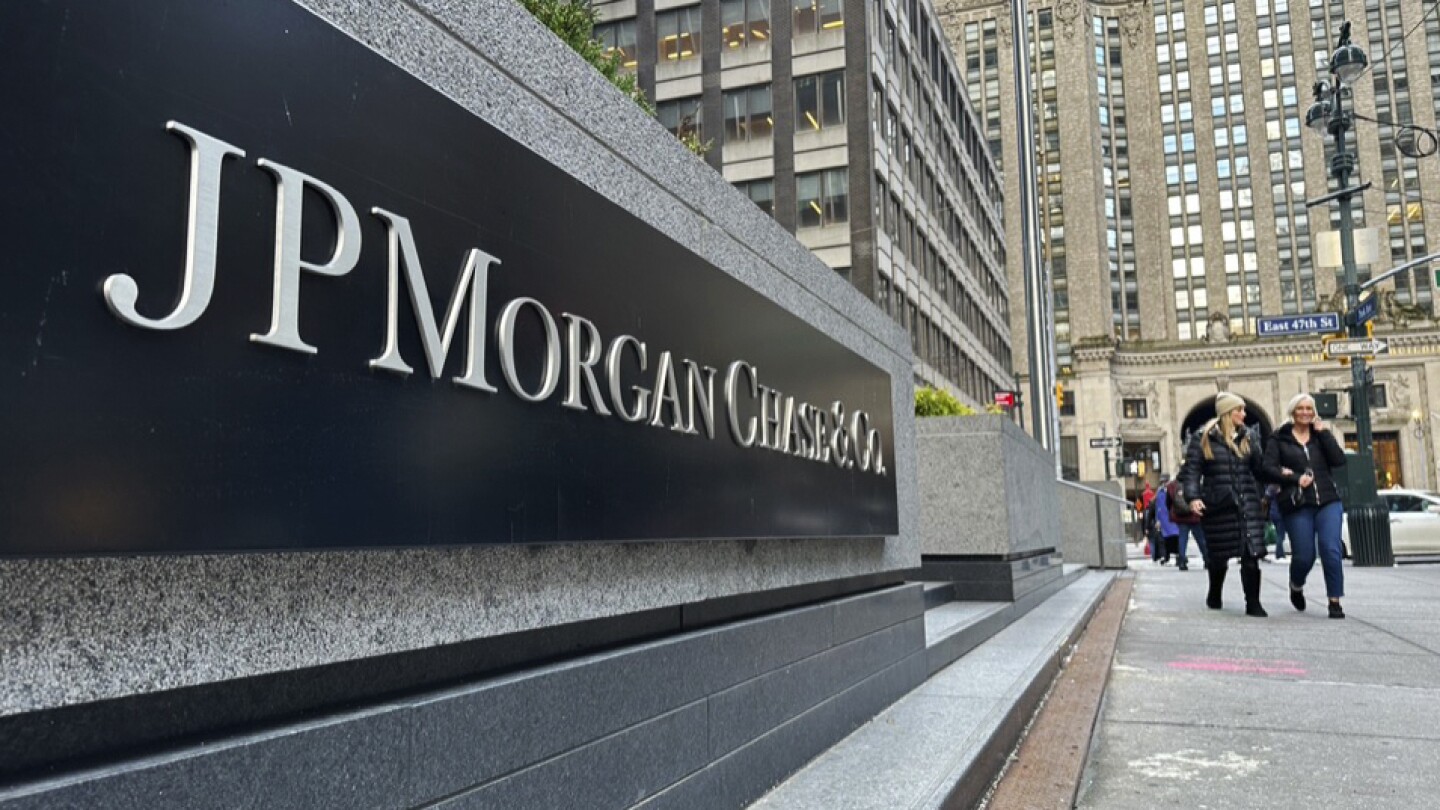 jpmorgan’s-net-income-jumps-50%-to-more-than-$14-billion-in-the-final-quarter-of-2024