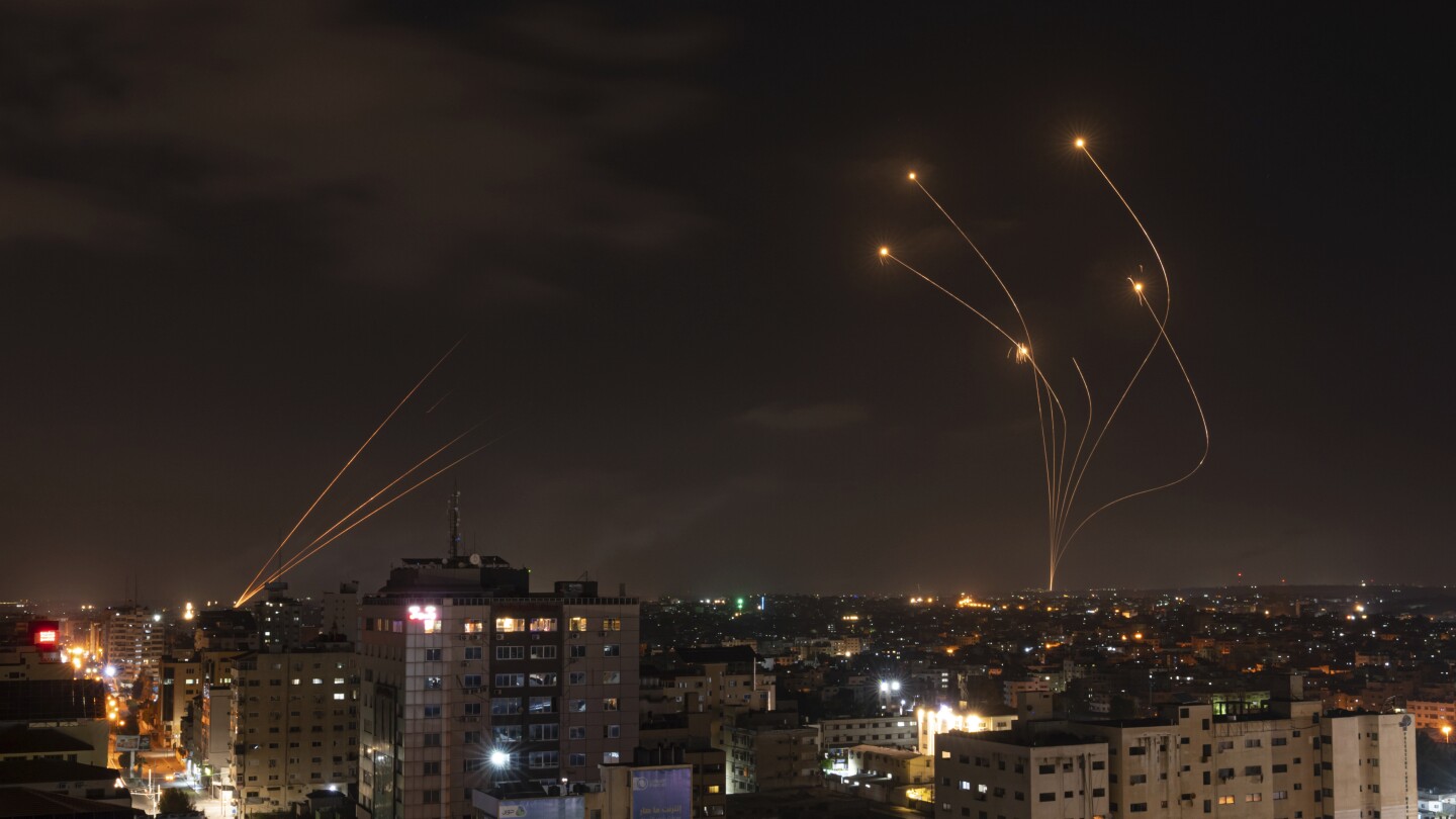 gaza-ceasefire-negotiations-hit-last-minute-snag,-delaying-anticipated-deal-to-pause-war