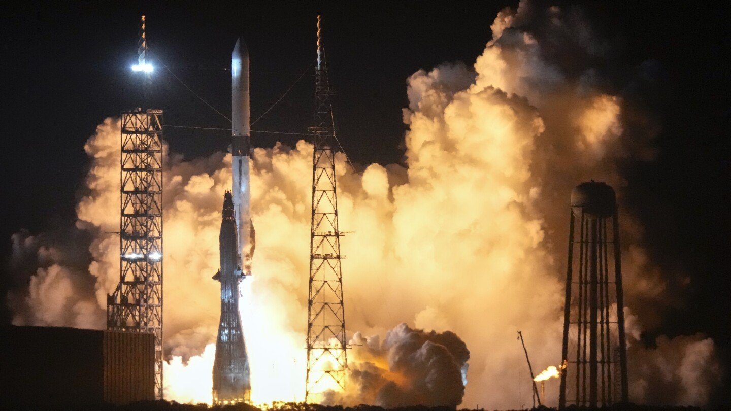 jeff-bezos’-blue-origin-launches-massive-new-glenn-rocket-on-first-test-flight