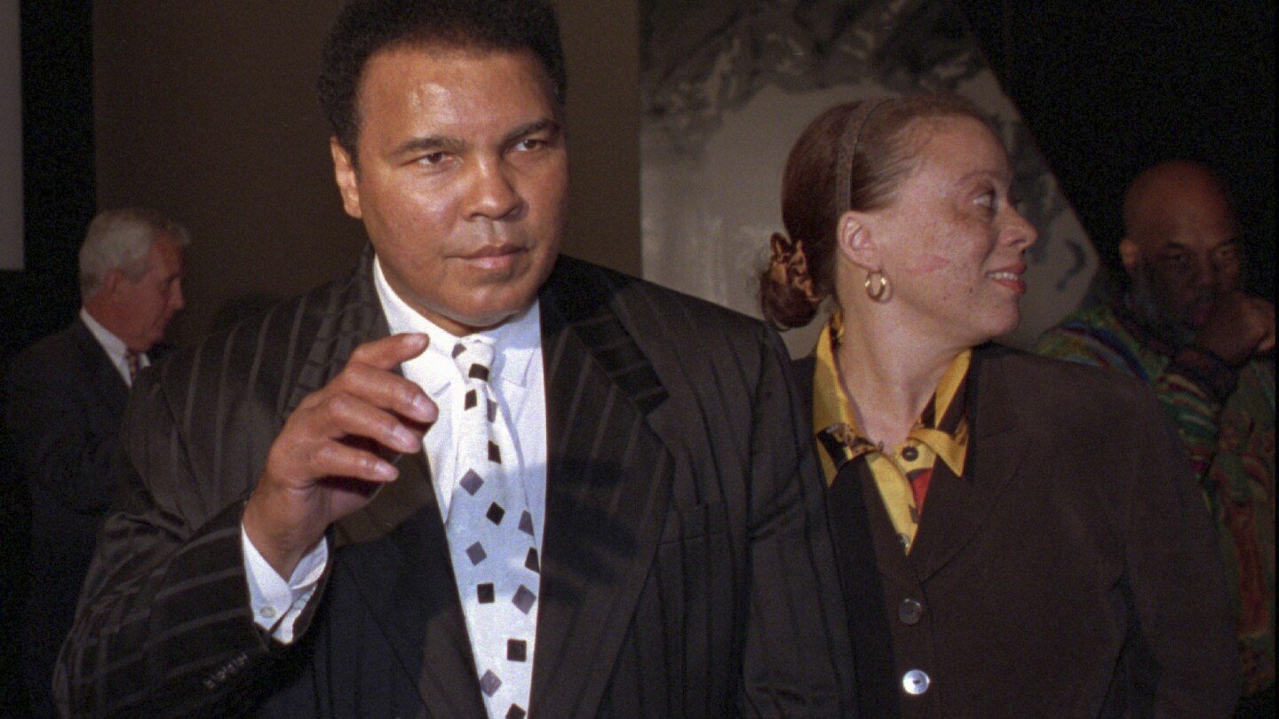 muhammad-ali’s-wife-honors-legacy-of-the-late-boxing-legend-with-new-audio-series-‘ali-in-me’