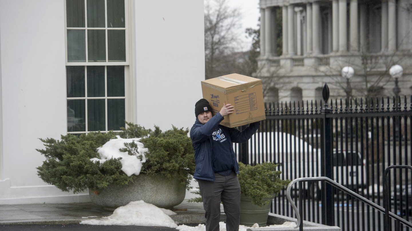 clothes-in-the-closets-and-favorite-foods-in-the-fridge:-moving-day-comes-to-the-white-house