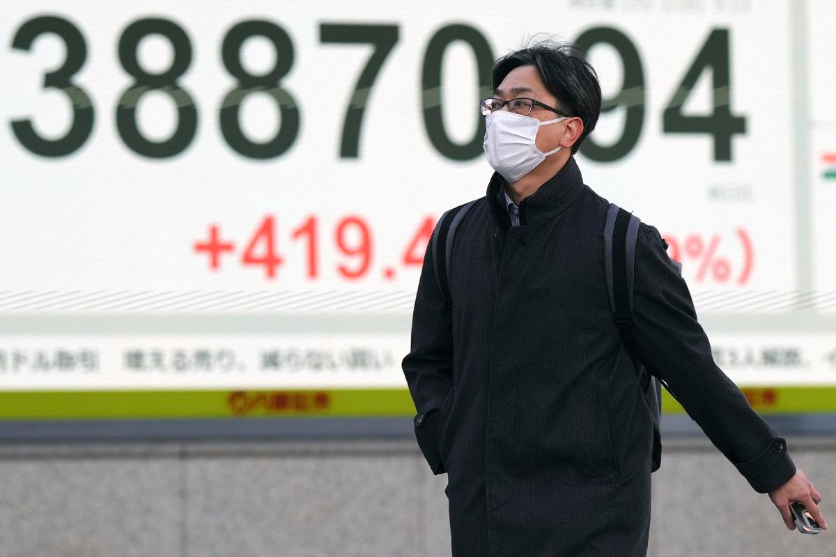 stock-market-today:-asian-shares-track-wall-st’s-strong-finish-ahead-of-trump’s-inauguration