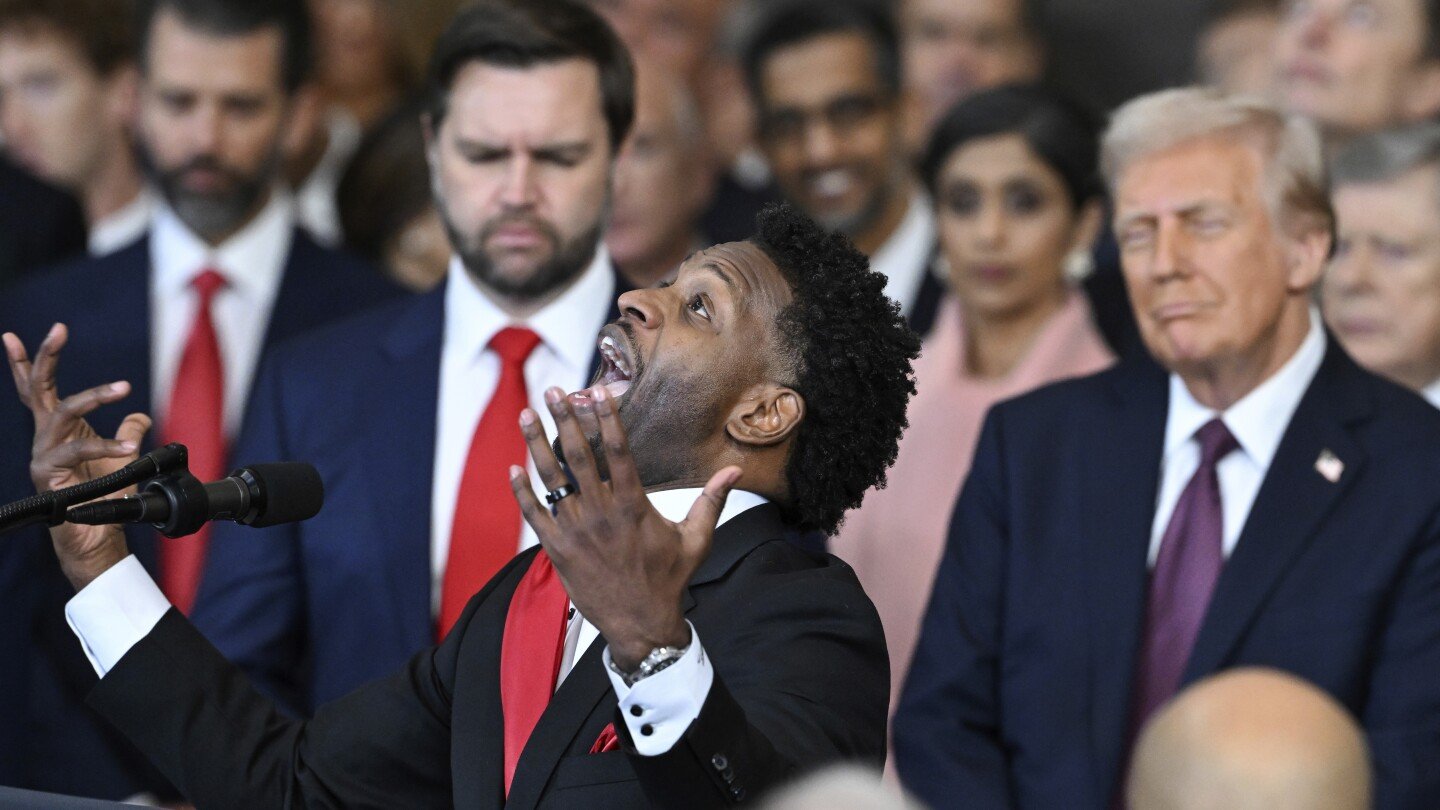 who-is-lorenzo-sewell,-the-pastor-who-referenced-king’s-‘dream’-speech-in-inaugural-prayer?