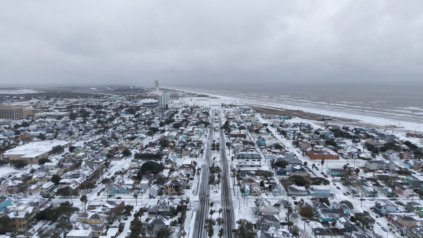winter-storm-that-dropped-record-breaking-snow-in-new-orleans-spreads-into-florida-and-the-carolinas