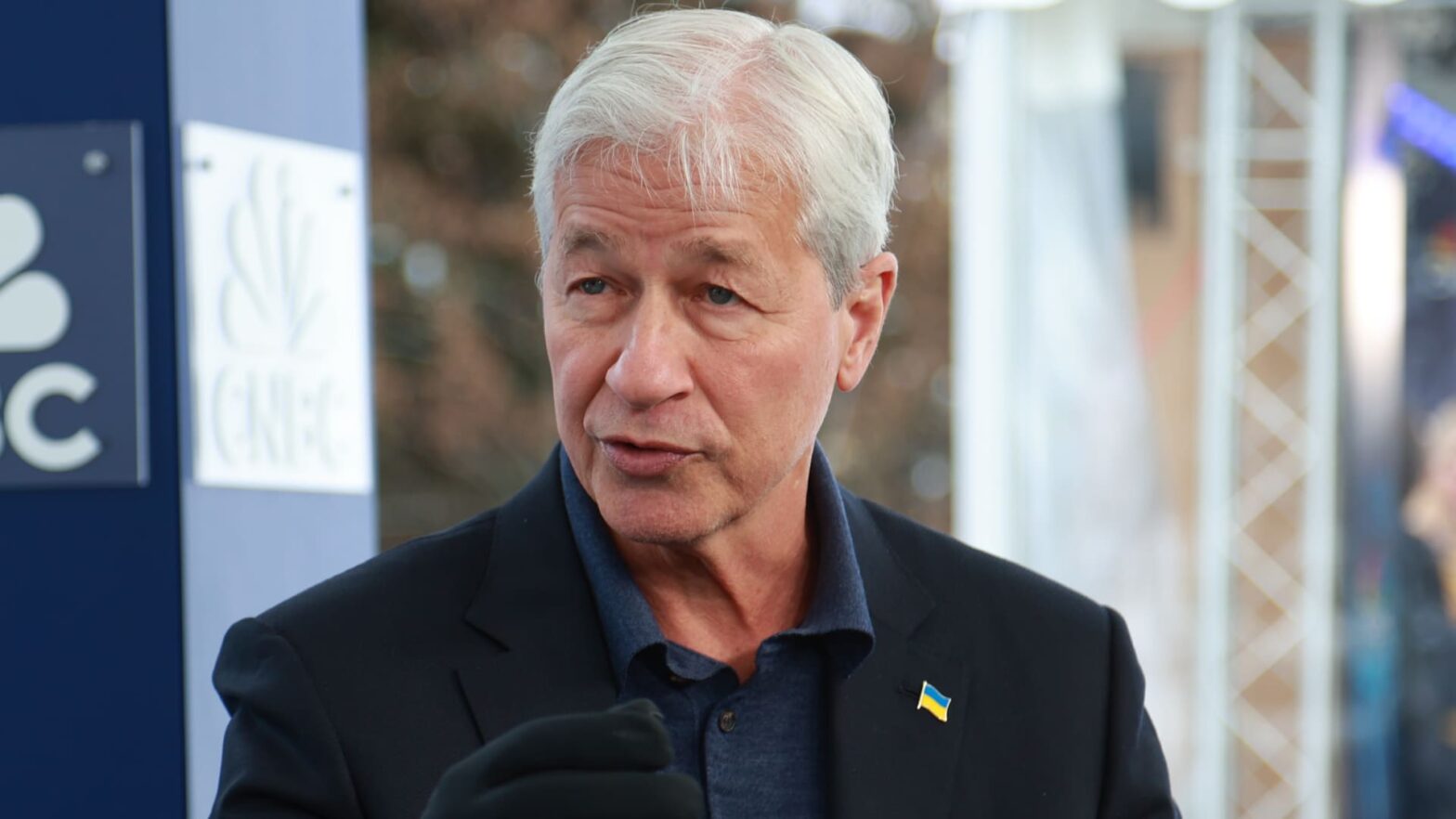 jamie-dimon-says-the-us.-stock-market-is-‘kind-of-inflated’