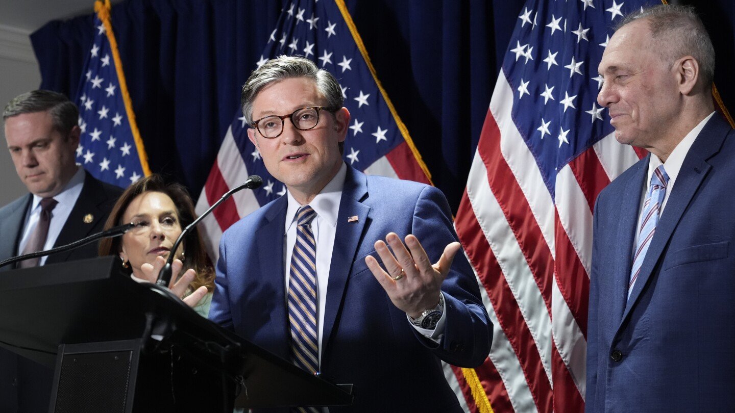 house-prepares-to-pass-immigrant-detention-bill-that-would-be-trump’s-first-law-to-sign