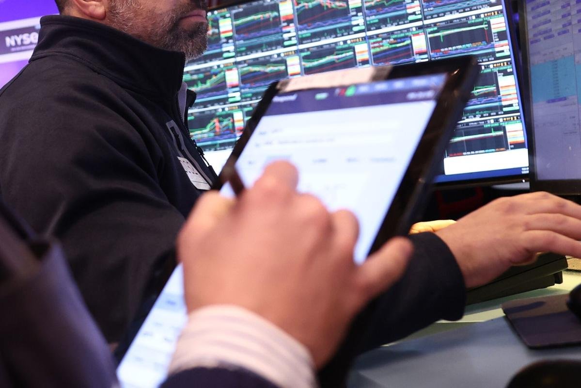 stock-market-bulls-are-staring-down-positioning-for-rally-clues