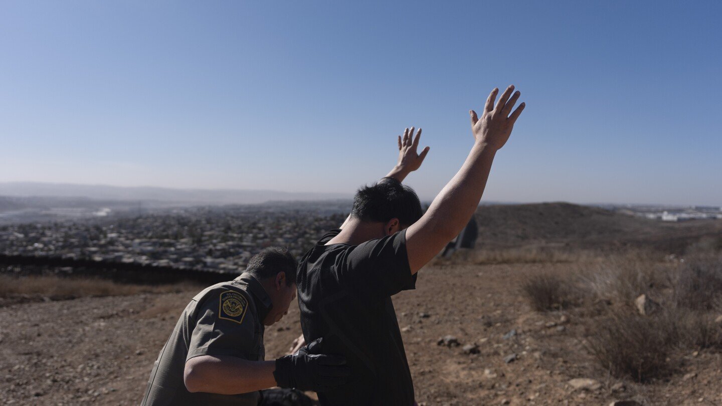 trump-intensifica-control-migratorio-mientras-alcalde-de-newark-critica-al-ice-por-arrestos