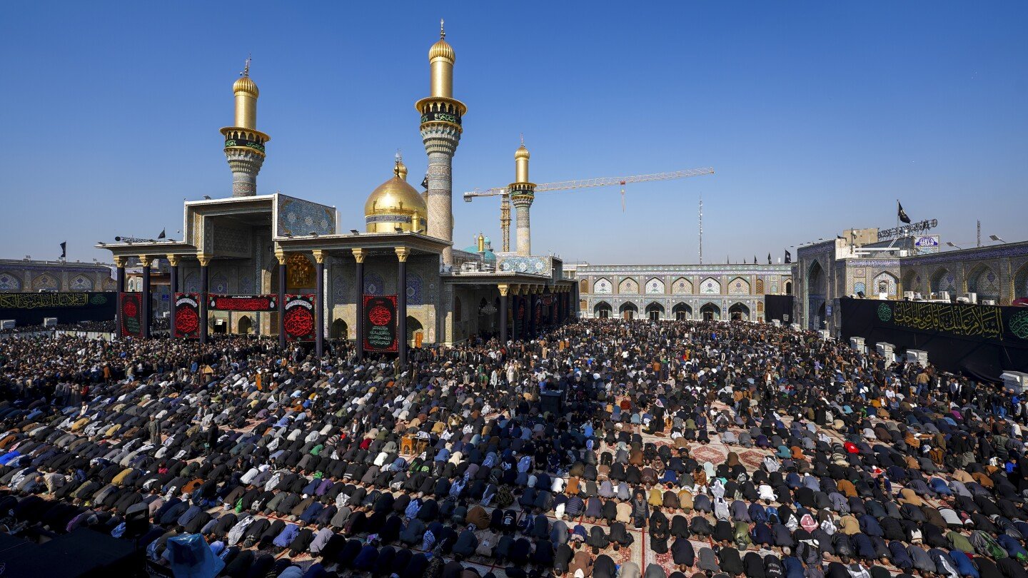 shiite-pilgrims-make-annual-pilgrimage-in-iraq-amid-regional-upheaval