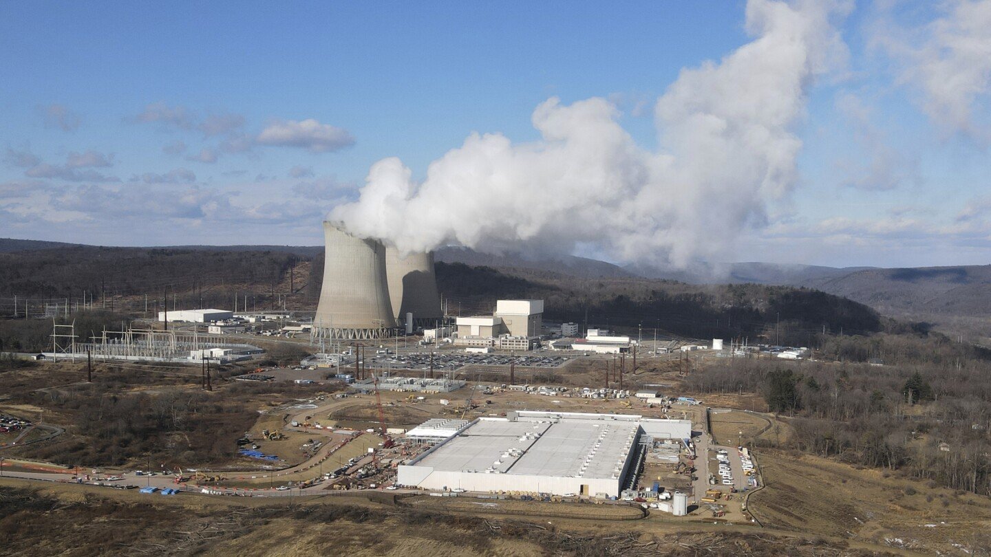 big-tech-wants-to-plug-data-centers-right-into-power-plants.-utilities-say-it’s-not-fair