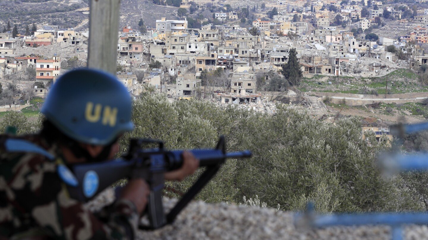 israeli-military-sets-up-roadblocks-in-southern-lebanon-and-announces-it-won’t-withdraw-by-deadline
