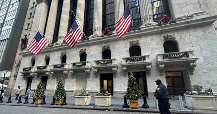 stock-market-today:-asian-markets-are-mixed-after-wall-street-edges-back-from-its-record
