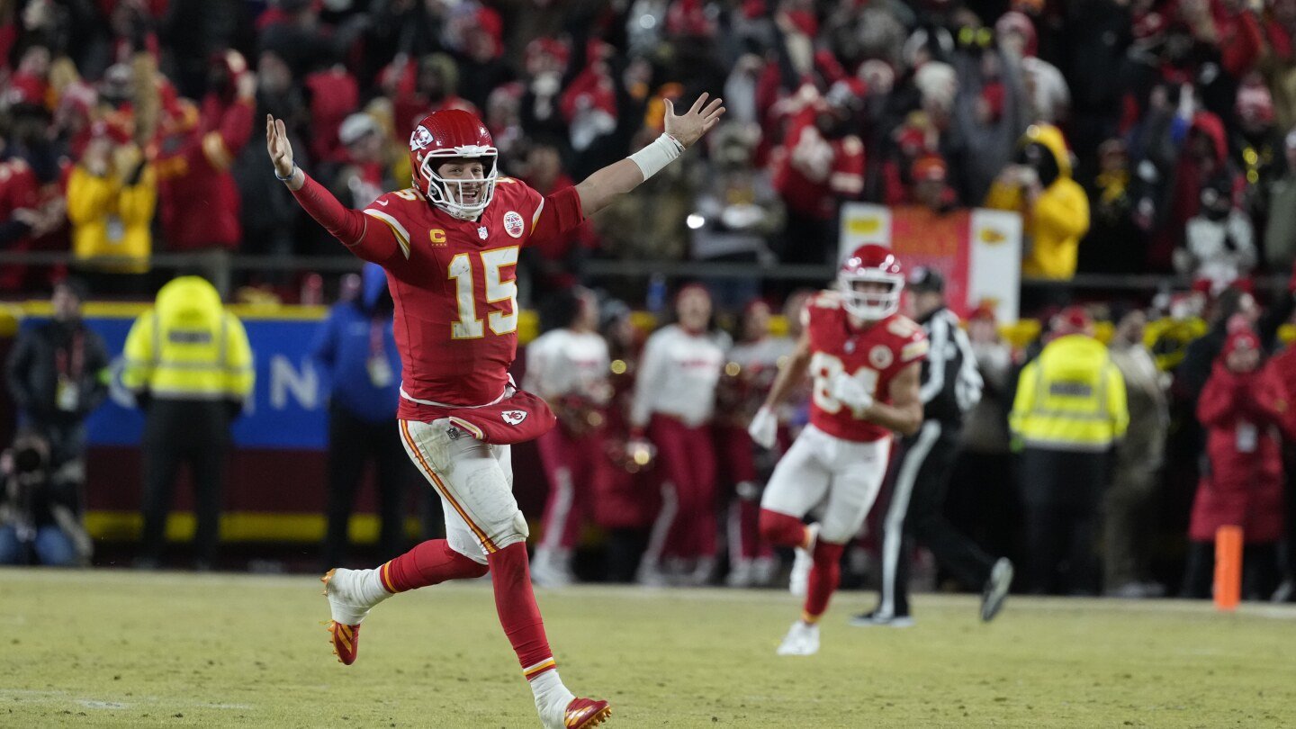 the-chiefs-get-more-mahomes-magic-and-advance-to-3rd-straight-super-bowl,-beating-the-bills-32-29