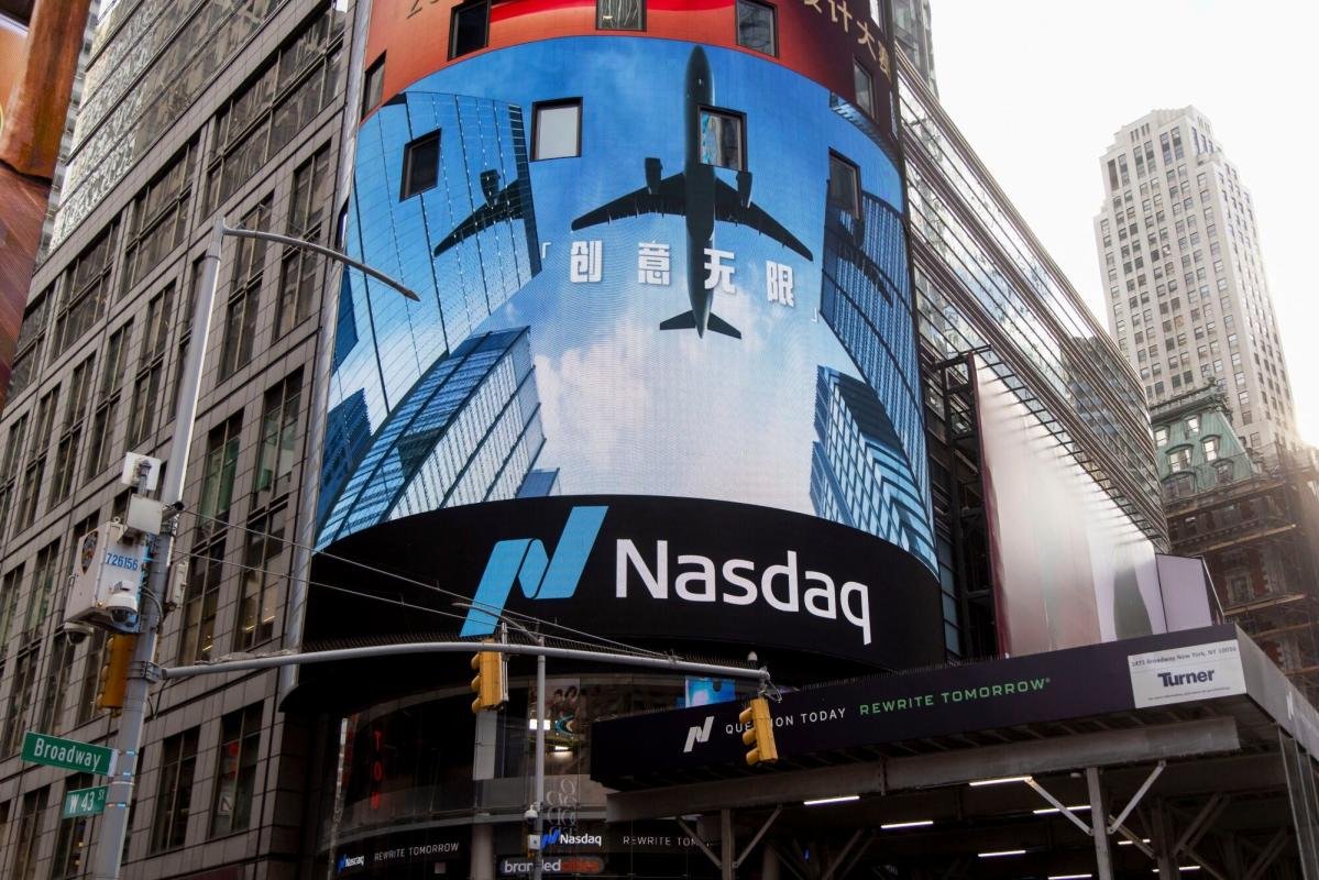 nasdaq-futures-slump-as-china’s-deepseek-sparks-us-tech-concern