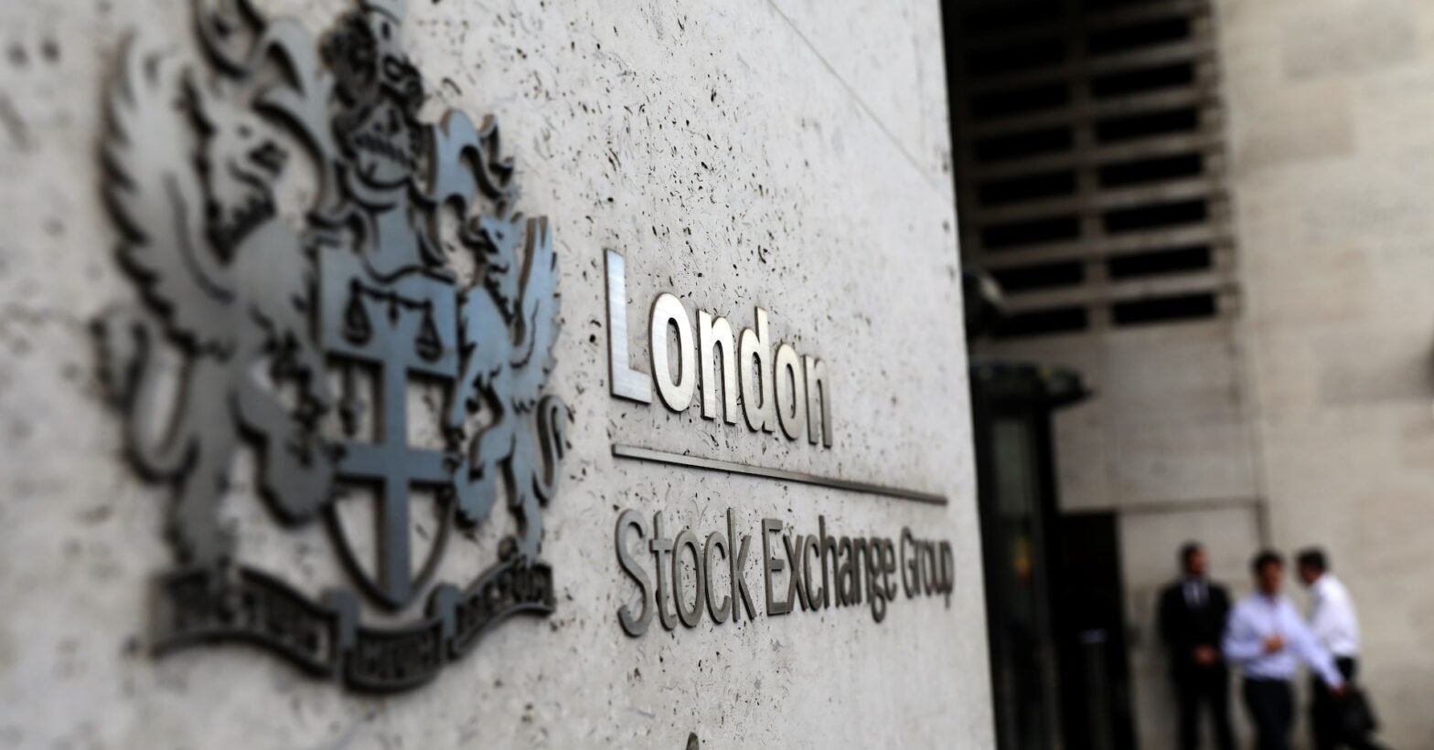 morning-bid:-china’s-ai-challenger-puts-investors-on-edge