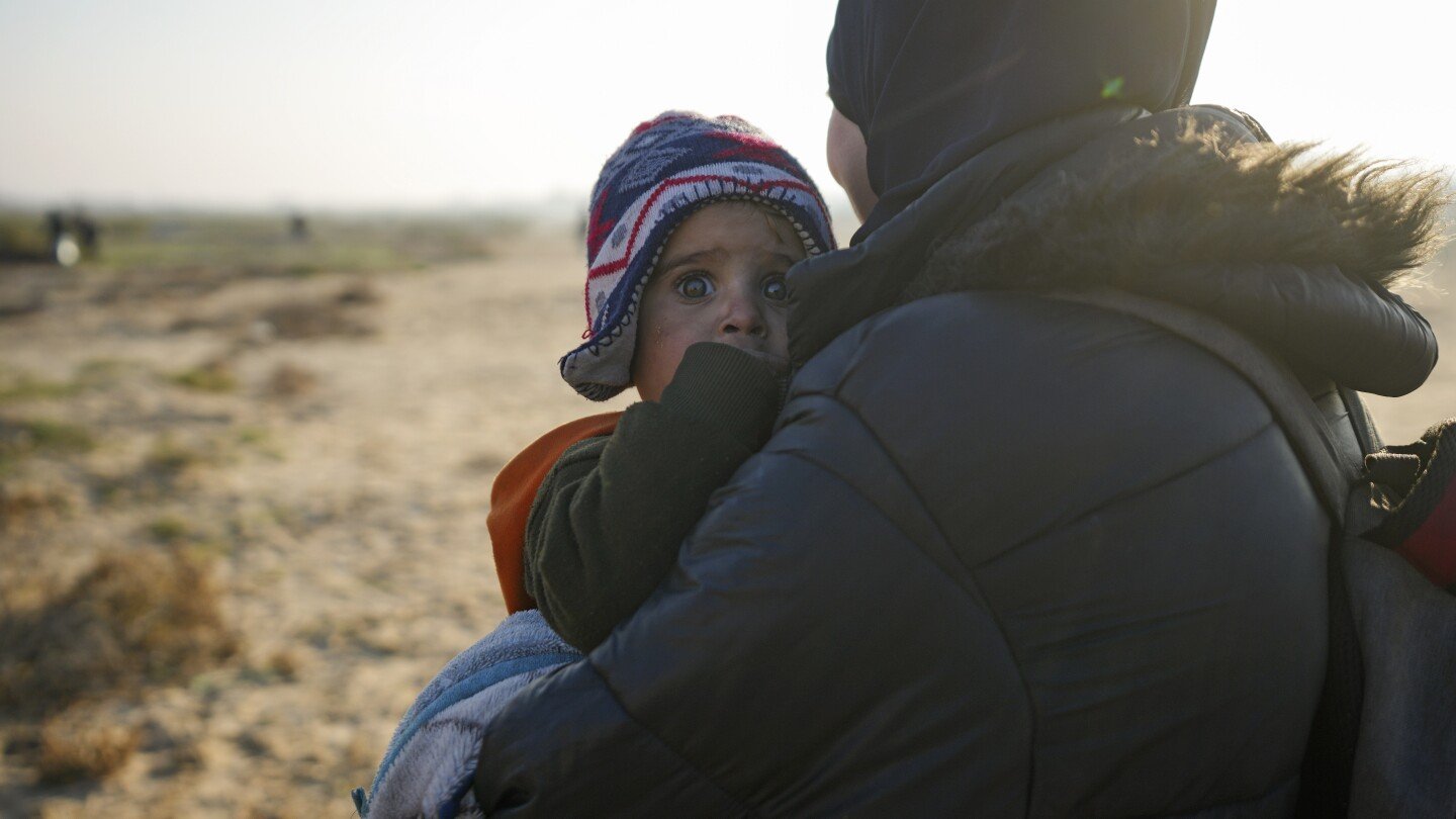 crowds-of-joyous-palestinians-stream-into-northern-gaza-—-though-uncertainty-awaits-them