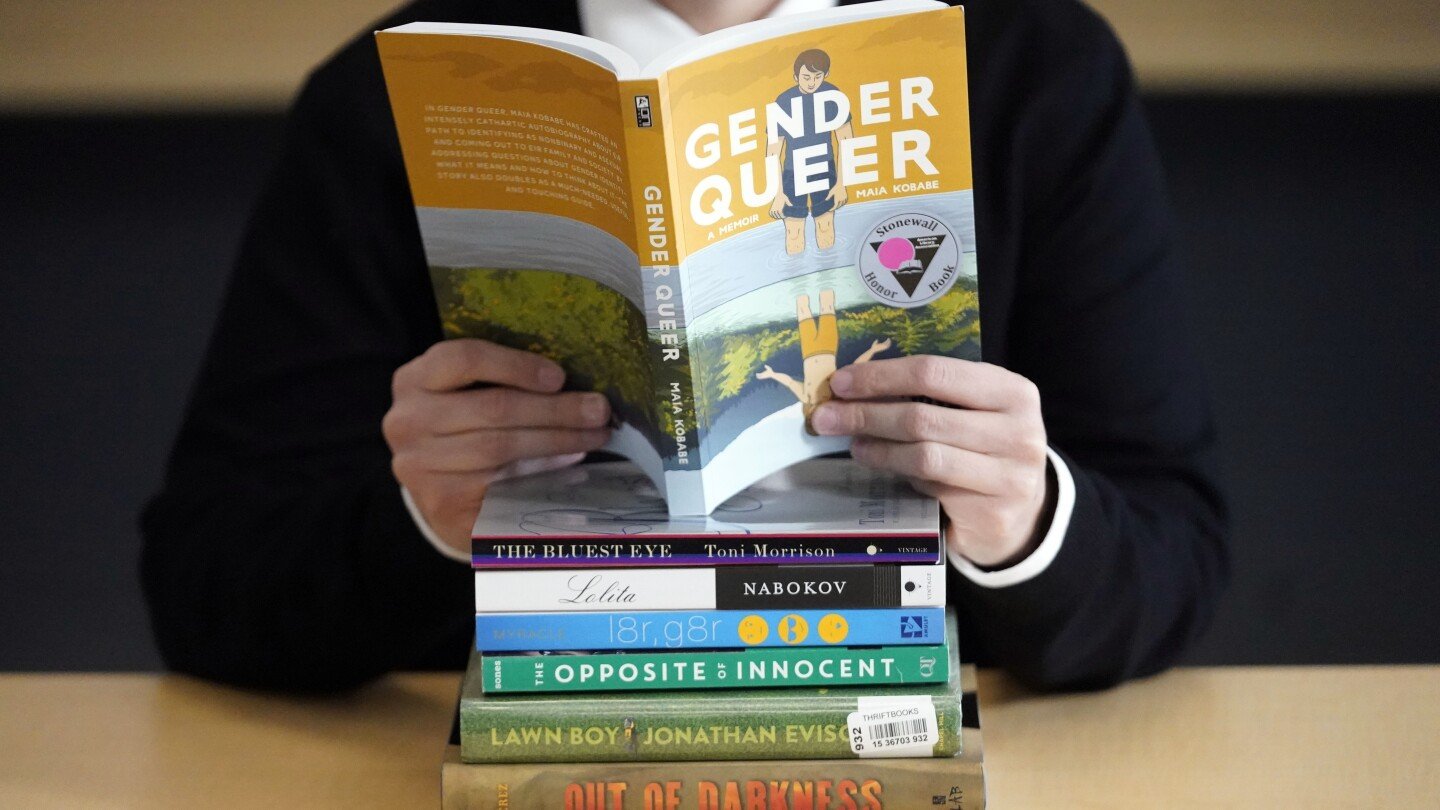 free-speech-organizations-denounce-education-department’s-calling-book-bans-a-‘hoax’