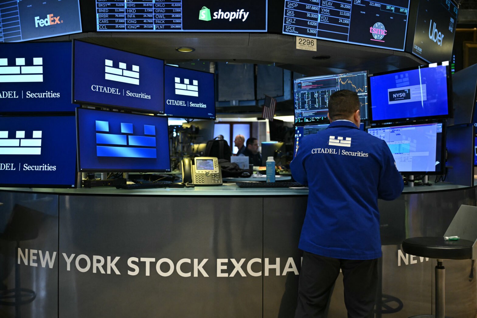 stock-market-updates:-nvidia,-meta,-microsoft-hit-by-fears-over-ai-rivals