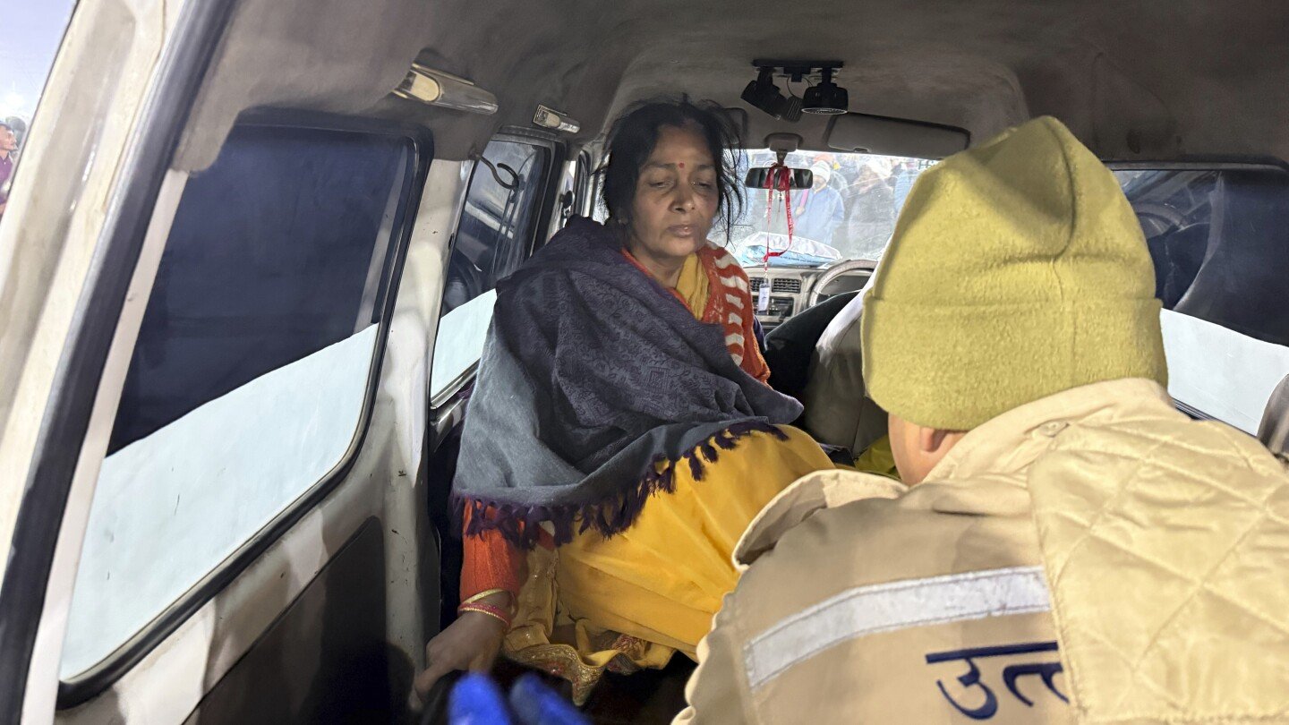 dozens-are-injured-in-a-stampede-at-india’s-massive-hindu-festival