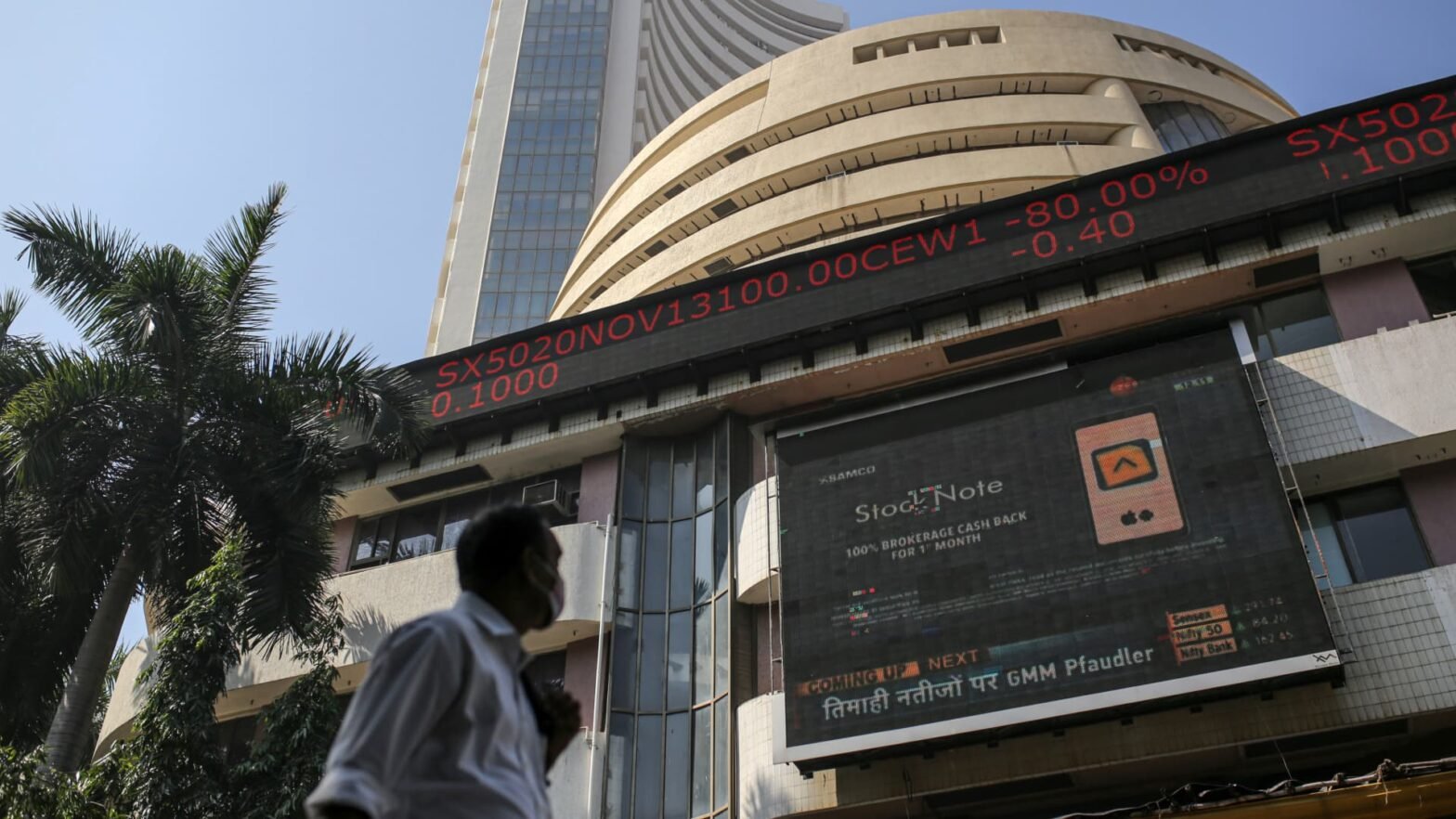 foreign-investors-are-fleeing-india’s-stock-market-—-but-analysts-see-long-term-potential