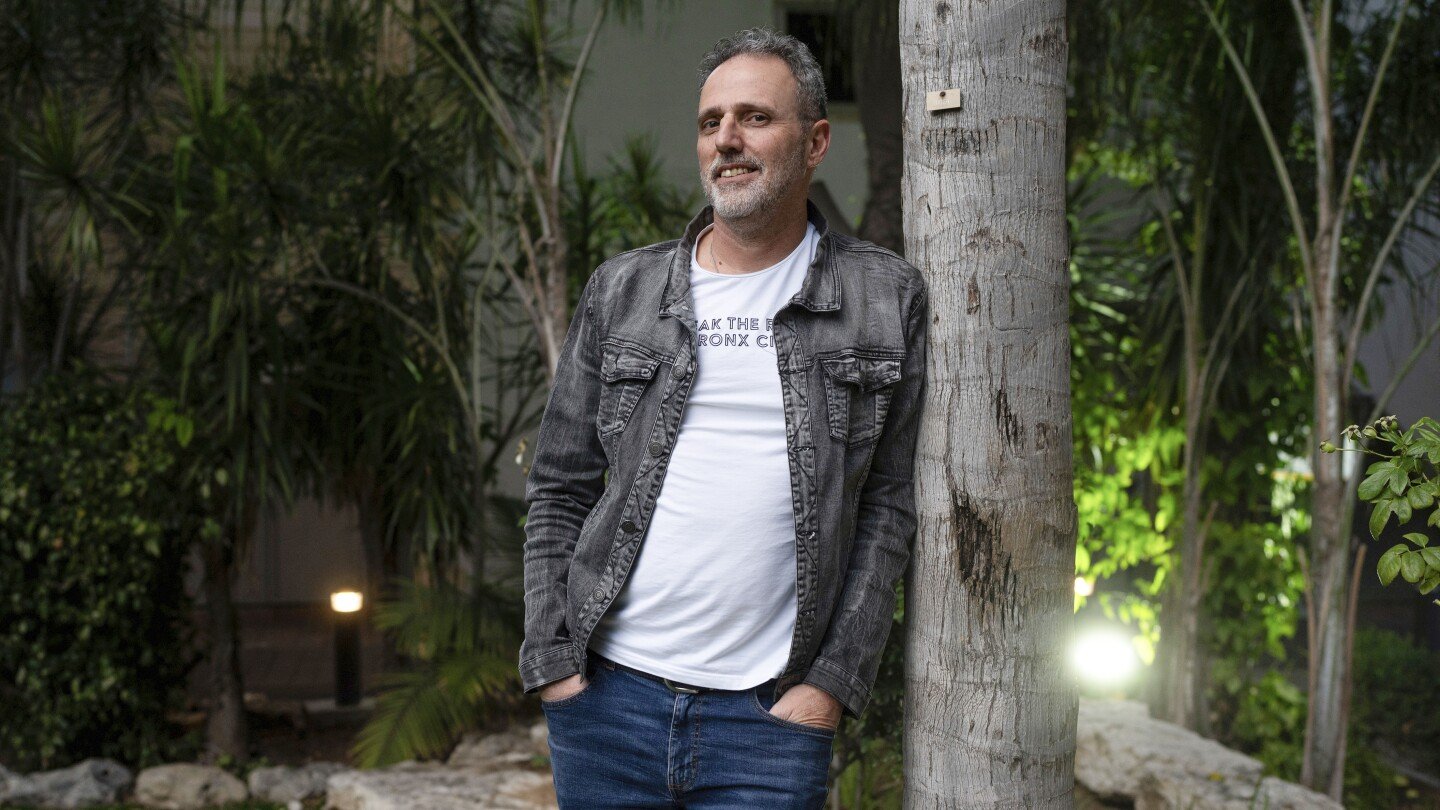 israeli-father-says-even-in-hamas-captivity,-his-daughter-heard-his-pleas-to-come-home-alive