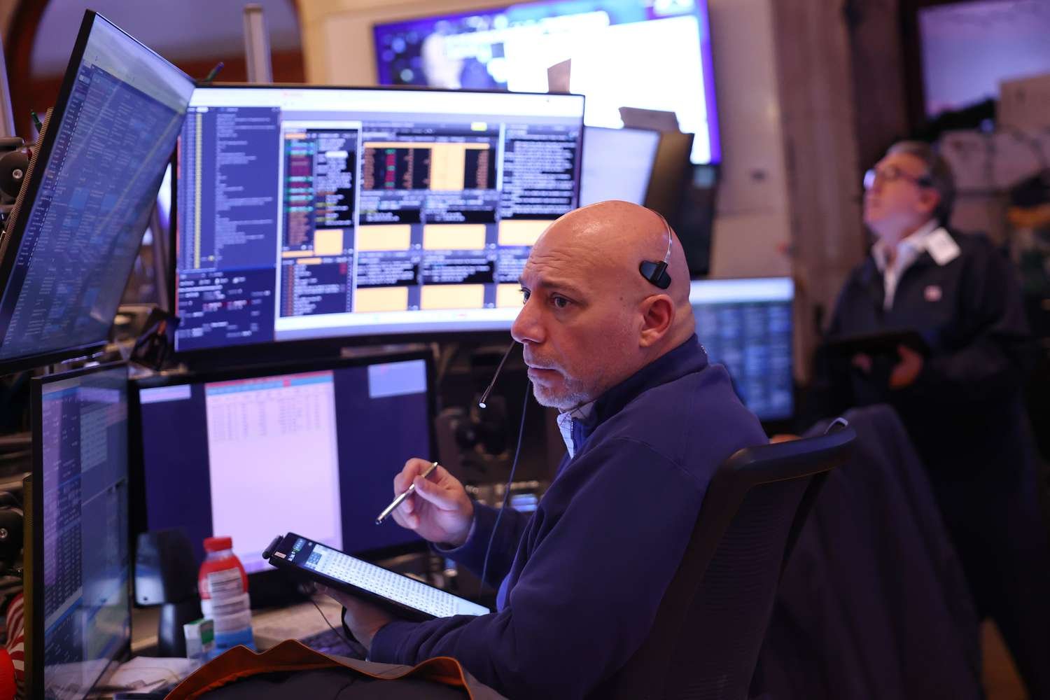 dow-jones-today:-stock-futures-mixed-ahead-of-federal-reserve-decision,-big-tech-earnings-reports