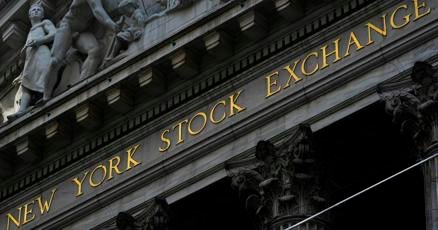 stock-market-today:-wall-street-edges-lower-after-the-fed-opts-to-keep-interest-rates-steady