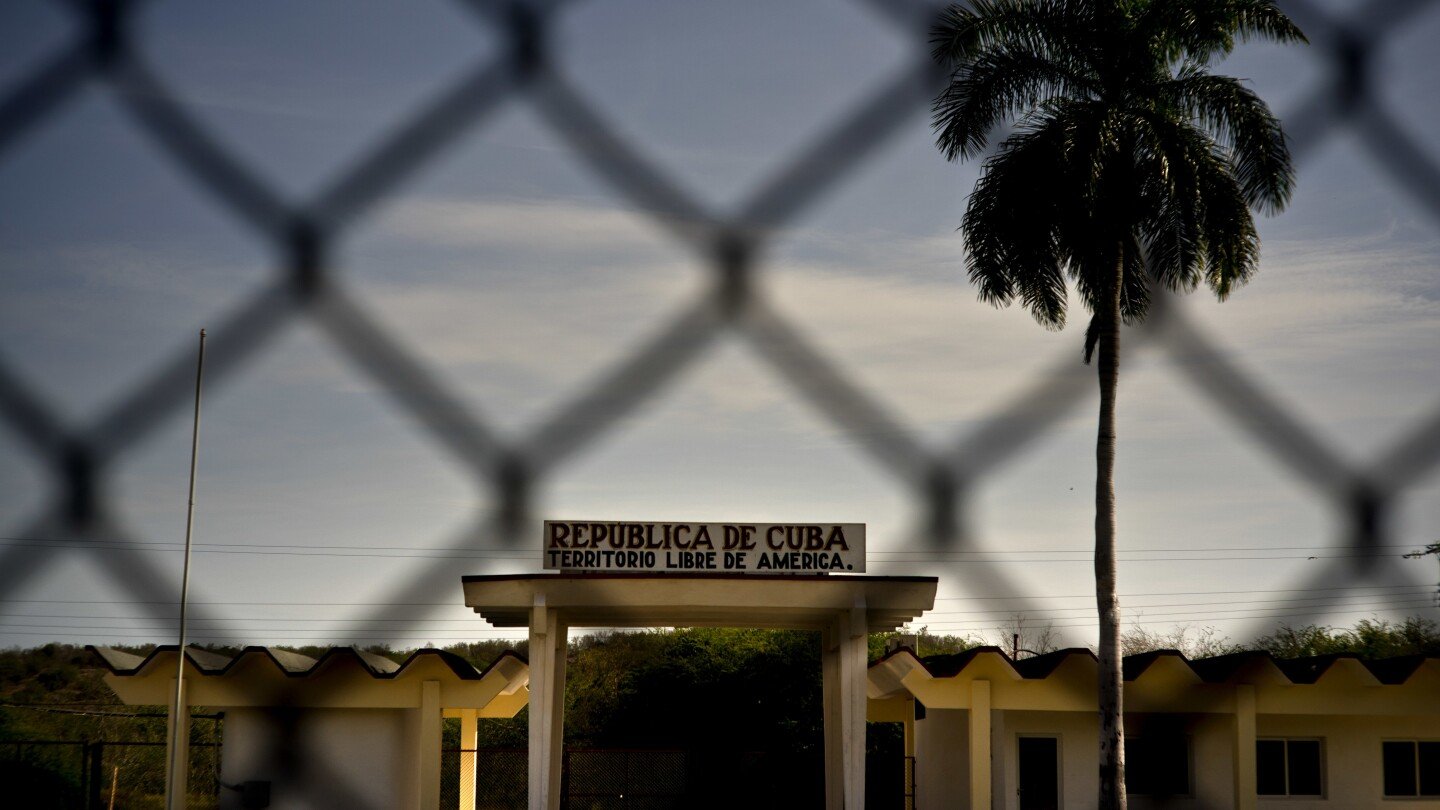what-to-know-about-guantanamo-bay,-the-base-where-trump-says-he’ll-send-migrants