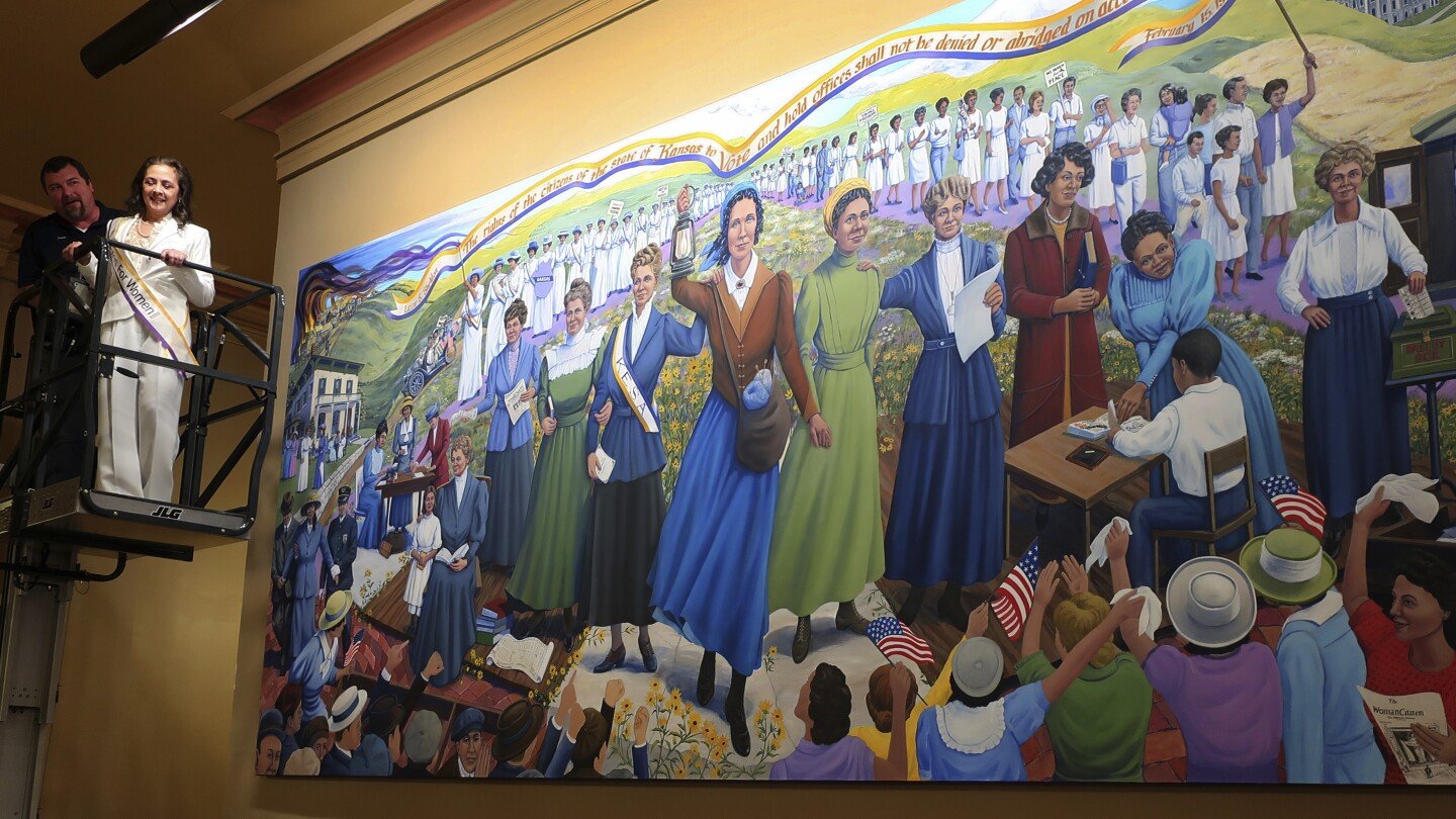 kansas-unveils-a-mural-honoring-‘rebel-women’-who-campaigned-for-voting-rights