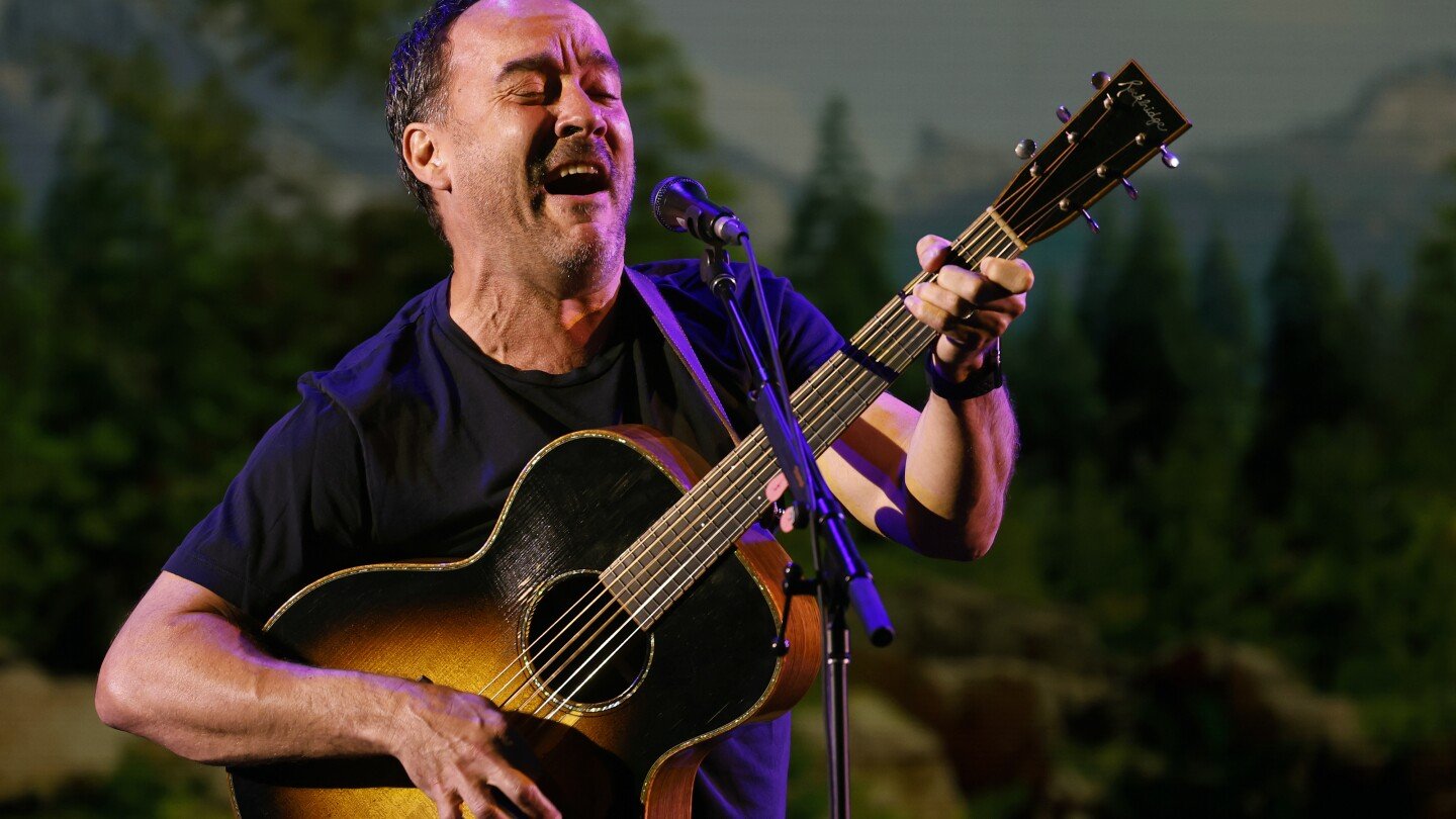 dave-matthews-won’t-perform-at-fireaid-or-a-musicares-benefit,-citing-a-critical-family-illness