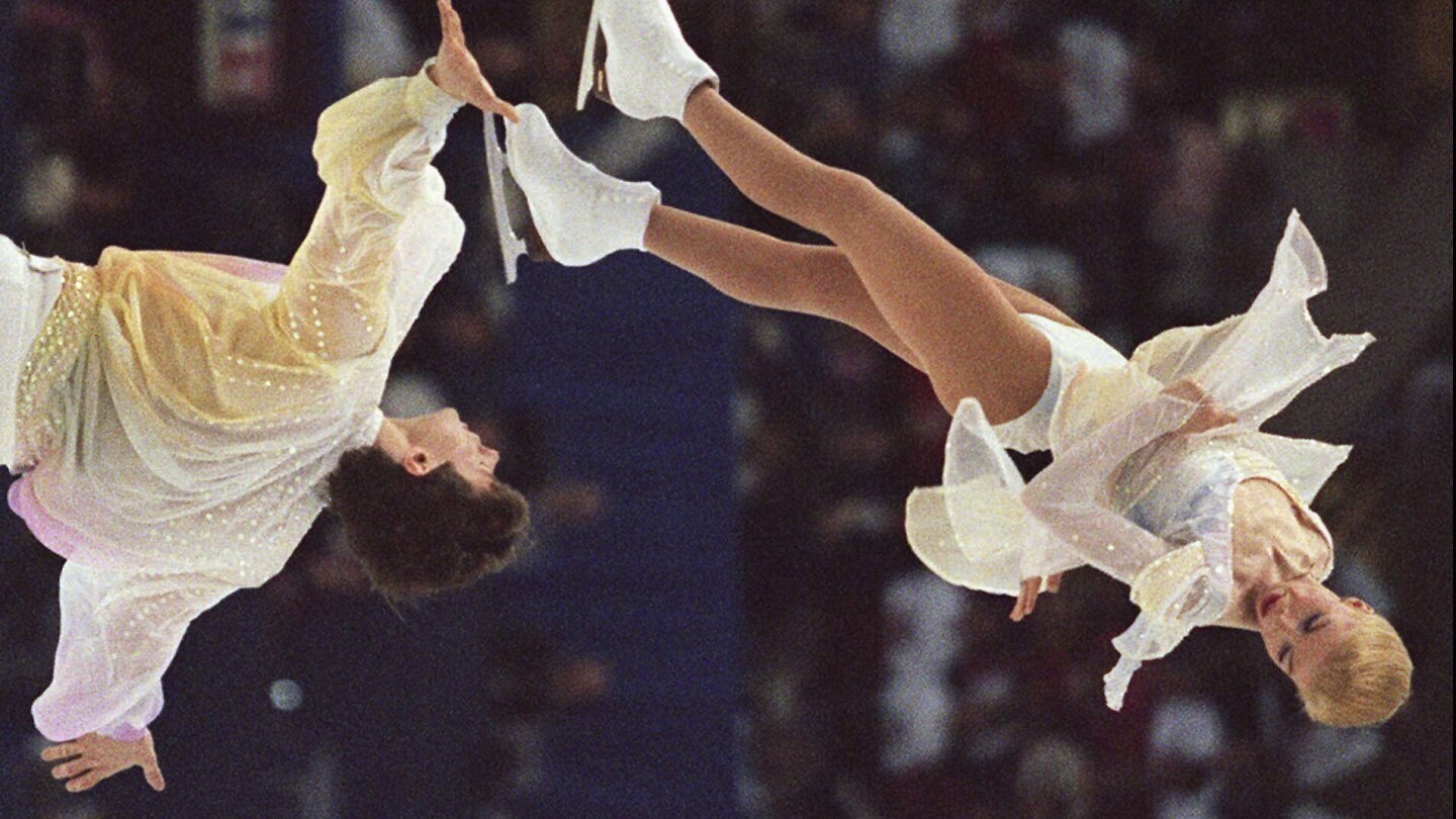 passengers-on-downed-flight-included-american-and-russian-figure-skaters