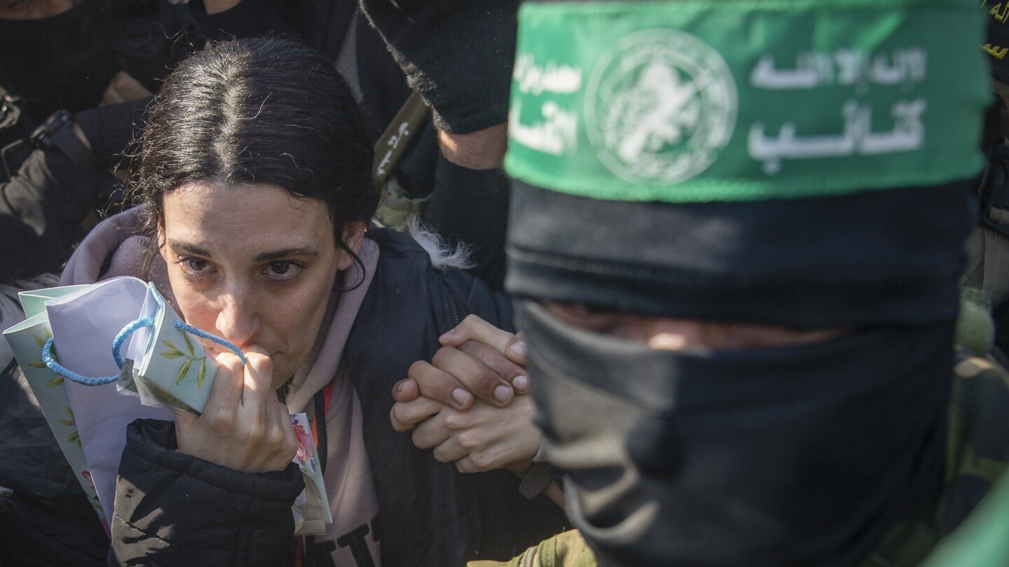 middle-east-latest:-israeli-strike-hits-unofficial-border-crossing-in-lebanon