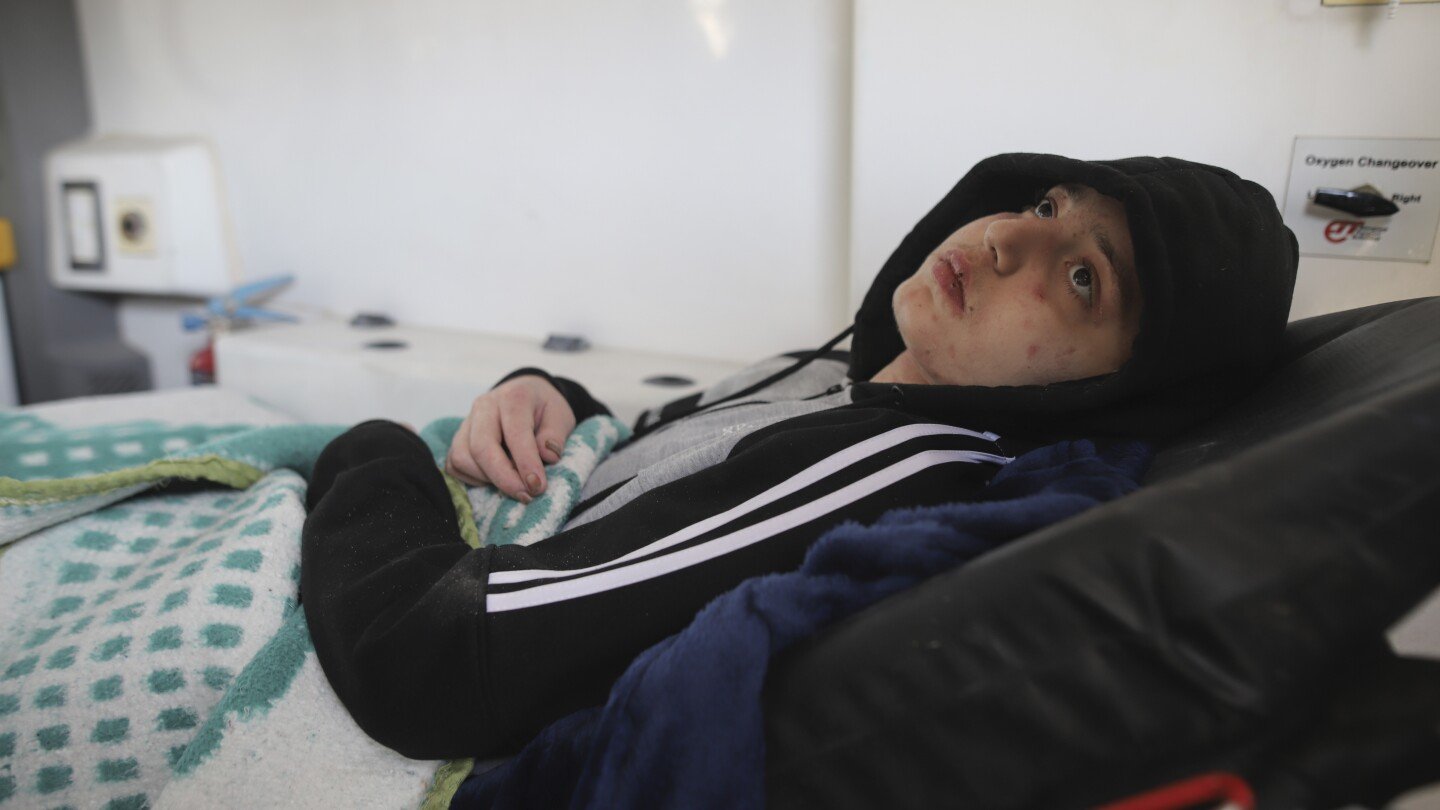 sick-and-wounded-children-begin-crossing-from-gaza-to-egypt-in-first-opening-in-months