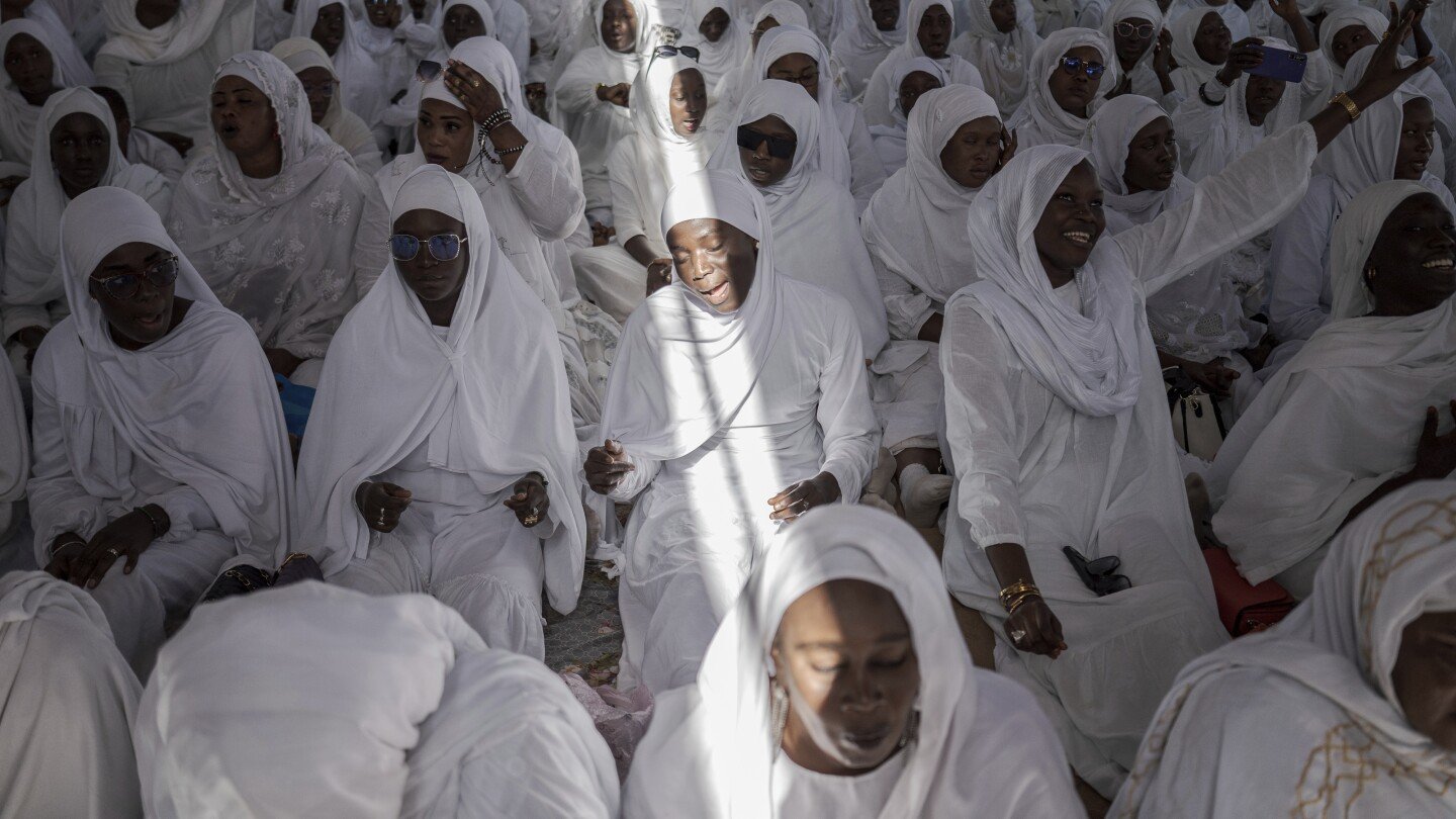 thousands-of-followers-of-a-sufi-muslim-brotherhood-celebrate-a-sacred-date-in-senegal