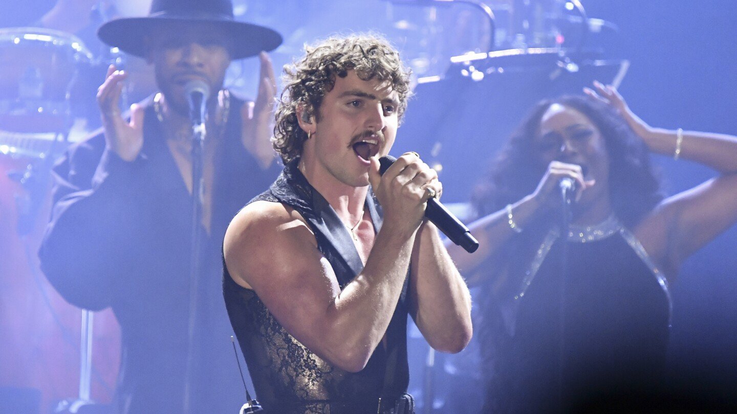 fire-relief,-quincy-jones-tributes-and-new-talent-energize-the-50th-annual-pre-grammy-benefit-gala