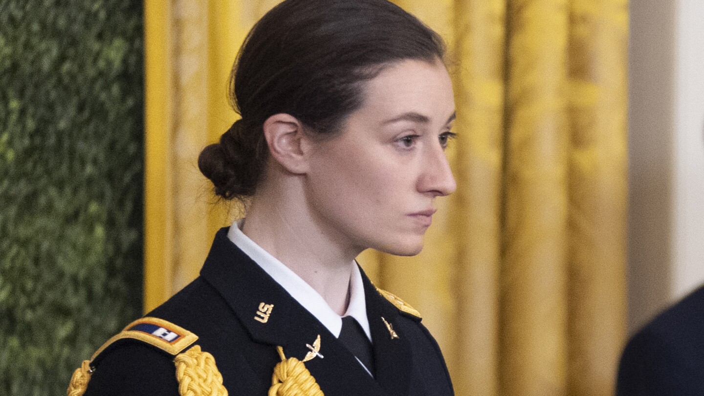 friends-say-army-captain-killed-in-midair-collision-was-a-‘brilliant-and-fearless’-patriot