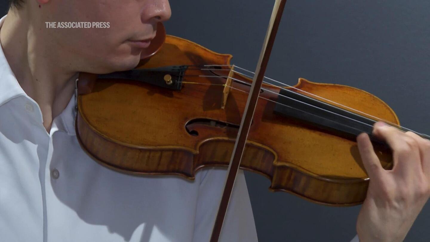 a-1714-stradivarius-violin-up-for-auction-could-become-most-expensive-music-instrument-ever-sold
