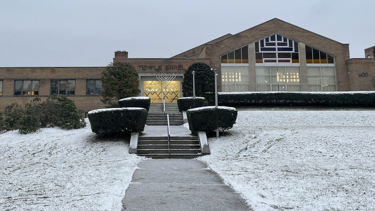 man-pleads-guilty-to-federal-charges-for-firing-gun-outside-jewish-temple-in-upstate-new-york