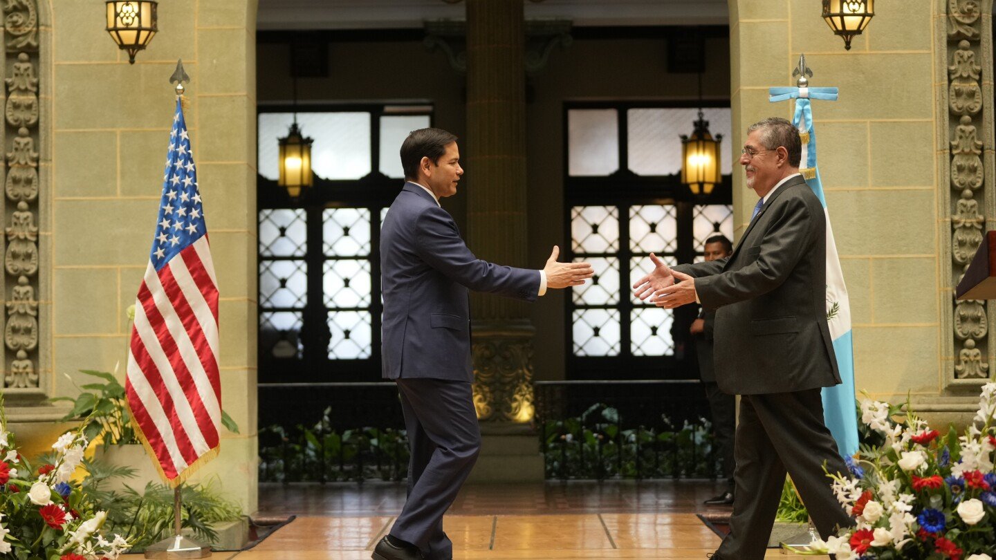 guatemala-acepta-recibir-migrantes-de-otros-paises-deportados-de-eeuu