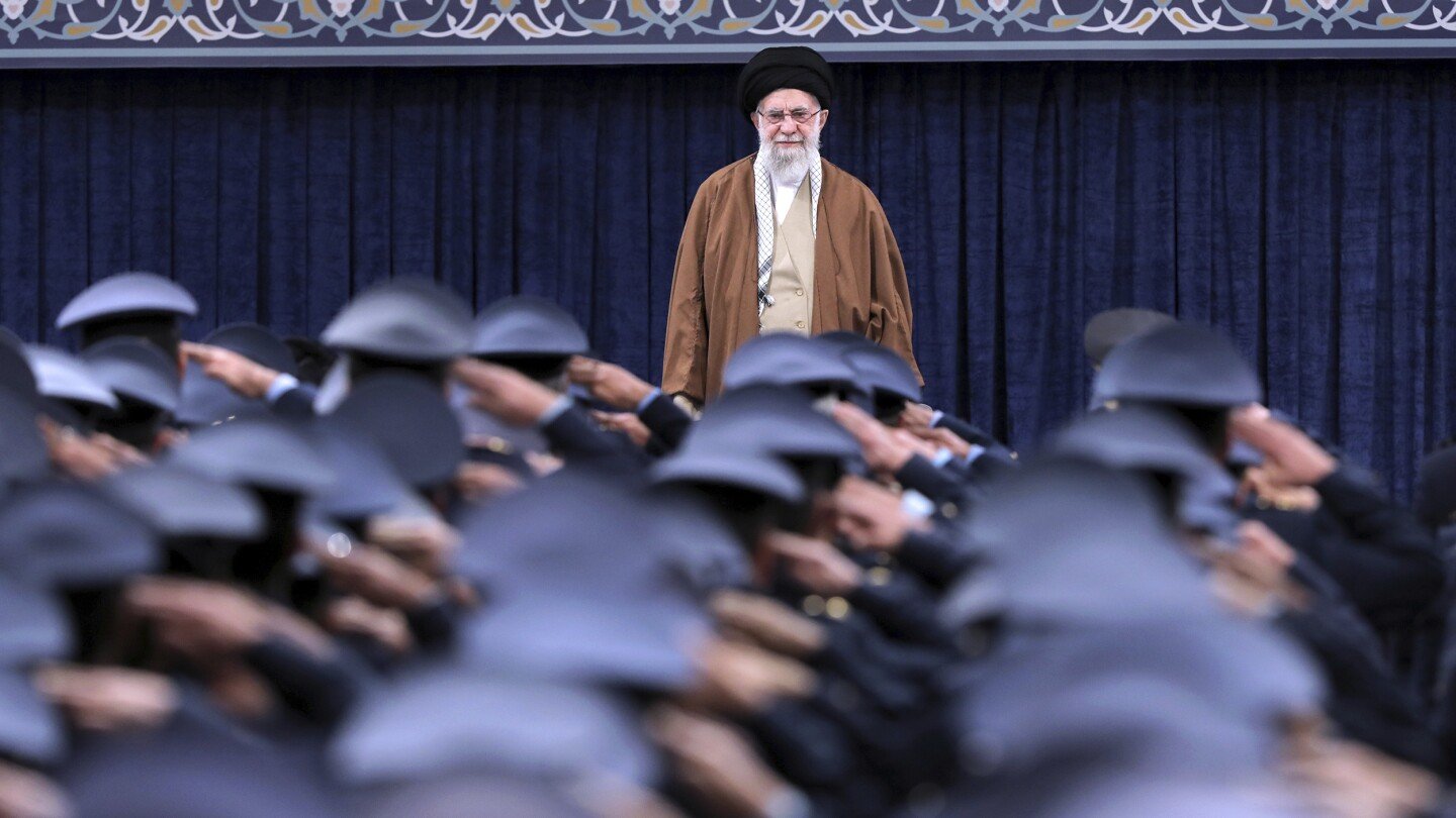 ayatola-irani-dice-que-dialogo-con-eeuu-no-es-“inteligente,-sabio-ni-honorable”,-pero-no-lo-descarta