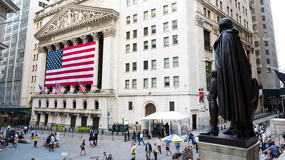 stock-market-today:-dow-jones-dips-after-hawkish-jobs-report;-bitcoin-jumps-as-palantir-hits-new-high-(live-coverage)