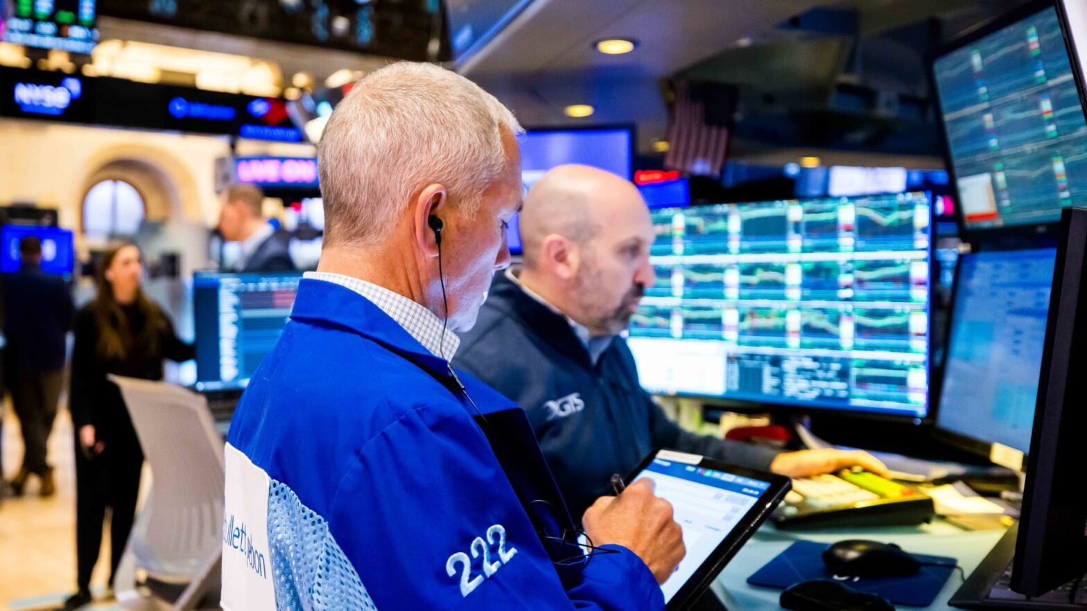 stuck-stock-market-is-worried-about-economic-growth-as-trump’s-tariffs-dominate-headlines