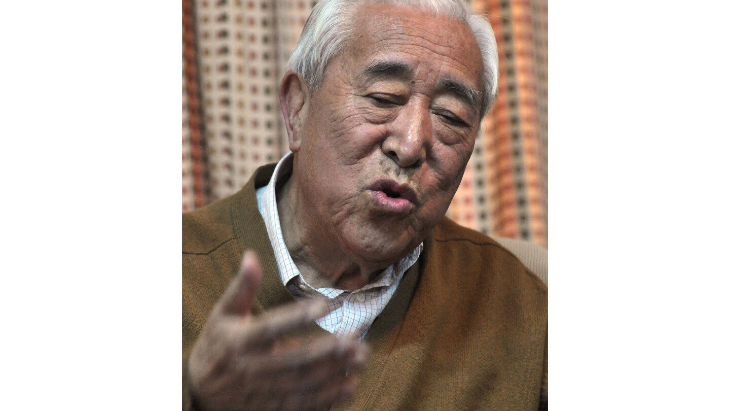 dalai-lama’s-elder-brother,-who-led-several-rounds-of-talks-with-china,-dies-at-97
