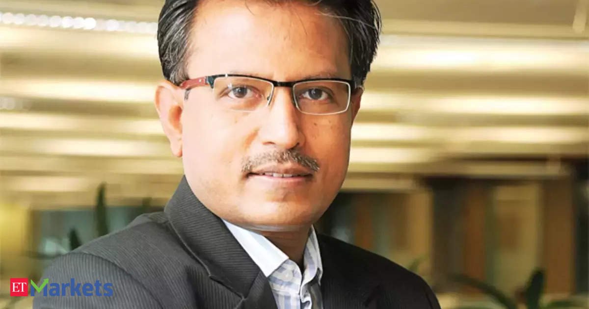 nilesh-shah-advises-investors-to-focus-on-quality,-avoid-smallcap-sips-amid-market-uncertainty