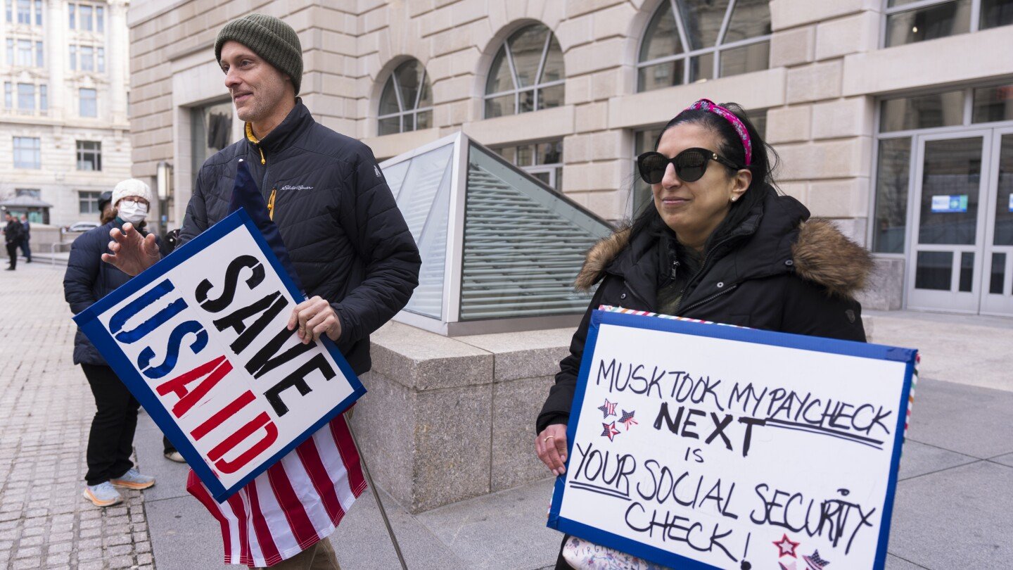 usaid-staffers-turned-away-from-offices-even-after-court-suspends-leave-order
